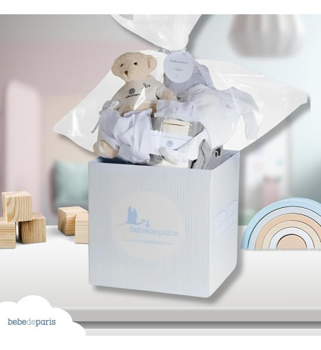 Personalized Baby Hamper with Embroidered Bathrobe | Luxury Gift – Bebedeparis.com