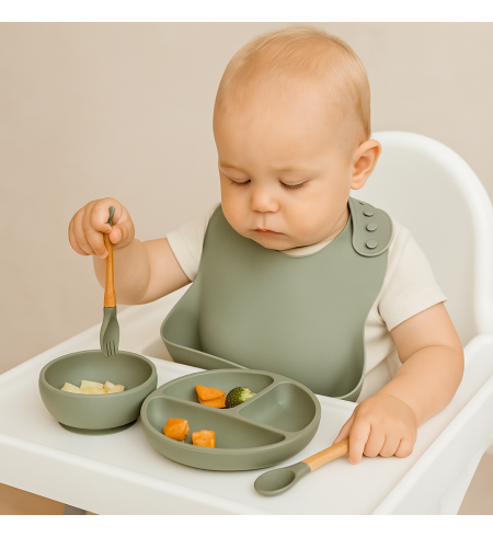 Silicone Tableware + Personalized Winter Fleece Blanket| Practical and Stylish Newborn Gift