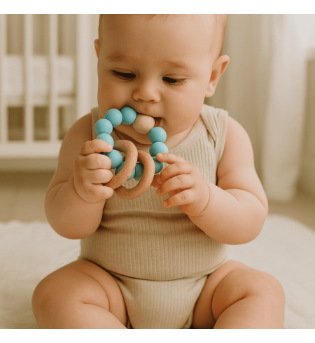 Gift Box with Bodysuit, Pacifier, Teether and Clip – Stylish Baby Gift Set