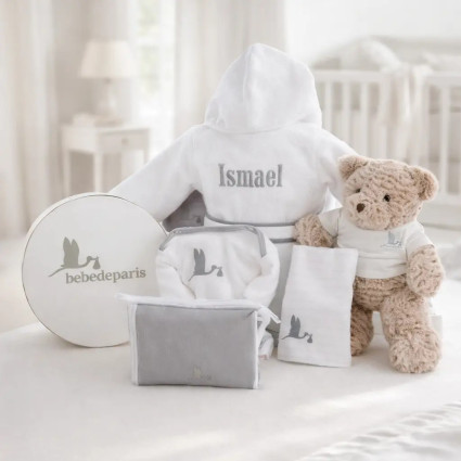 Personalized Baby Hamper with Embroidered Bathrobe | Luxury Gift – Bebedeparis.com 2