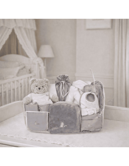 Dreamy Classic Baby Basket| Luxury Newborn Gift Set – Bebedeparis.com